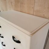 White chest of drawers