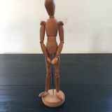 Articulated wooden mannequin