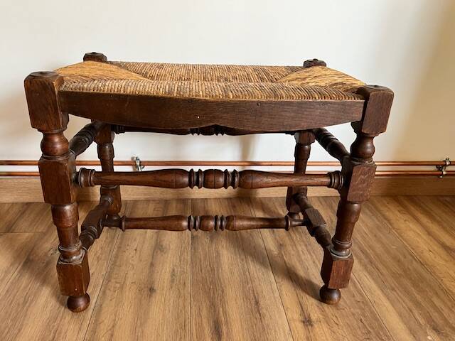 Straw bench