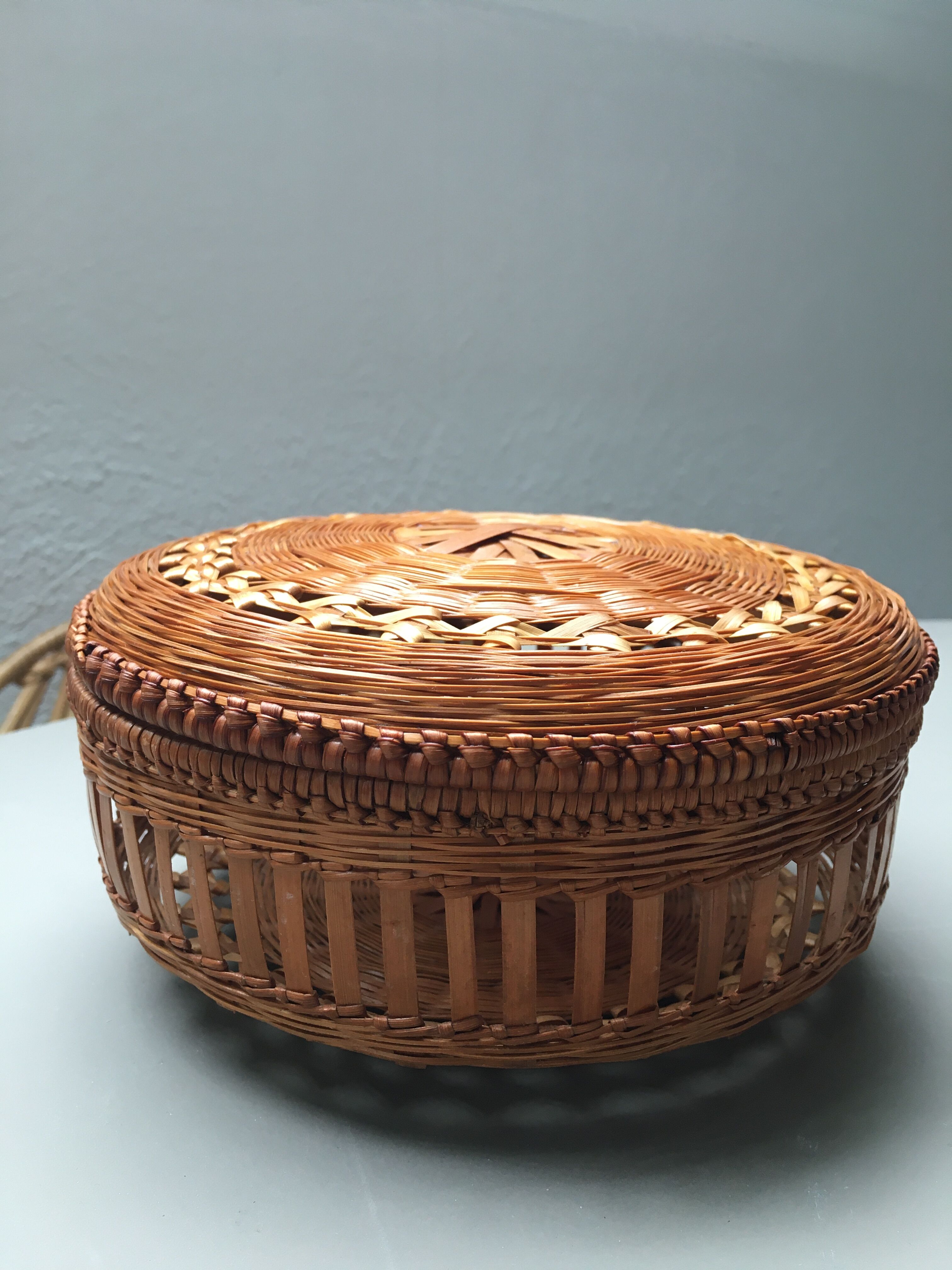 Lot of 3 bamboo lidbaskets