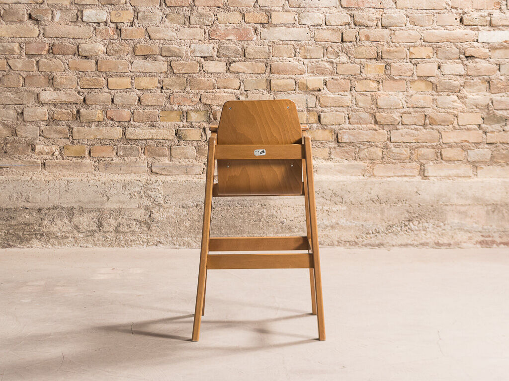 Children's high chair in solid tinted beech, seat and back in imitation cream leather, certification