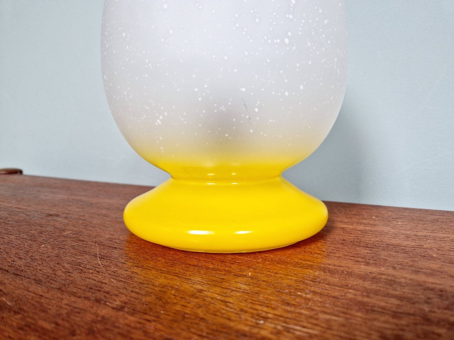 Lampe de table oeuf en verre bullé, années 70