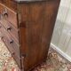 Commode en chêne et placage de noyer style anglais