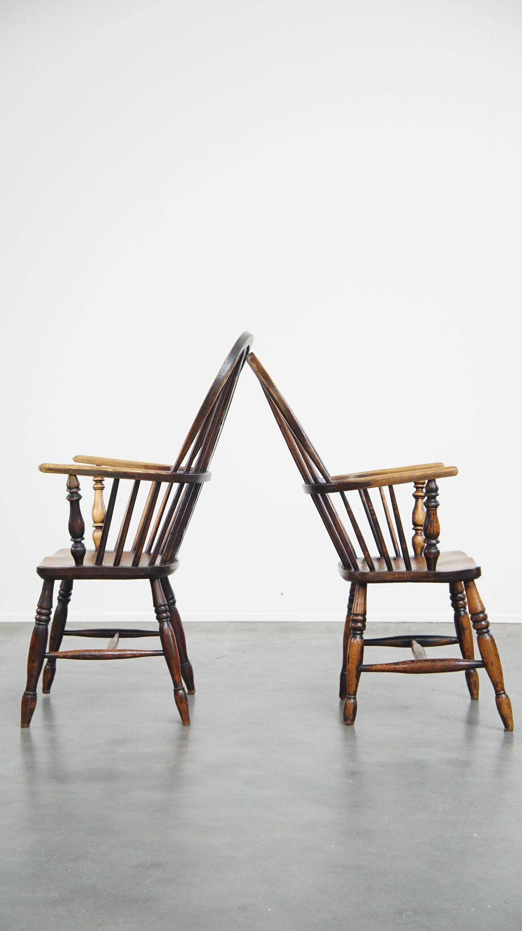 Set of 2 antique English highback Windsor dining chairs