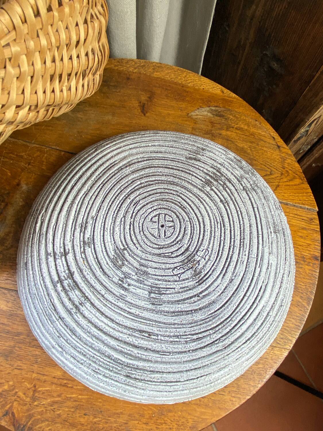 Ceramic serving dish