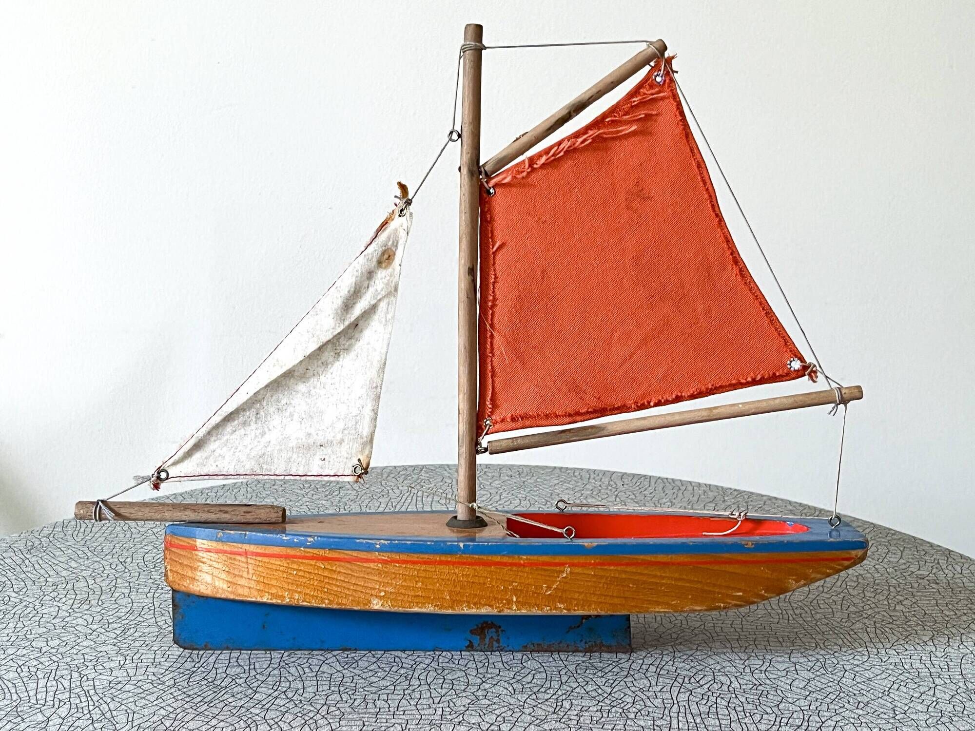 Giraud Sauveur brand half-deep hull basin sailing barque.