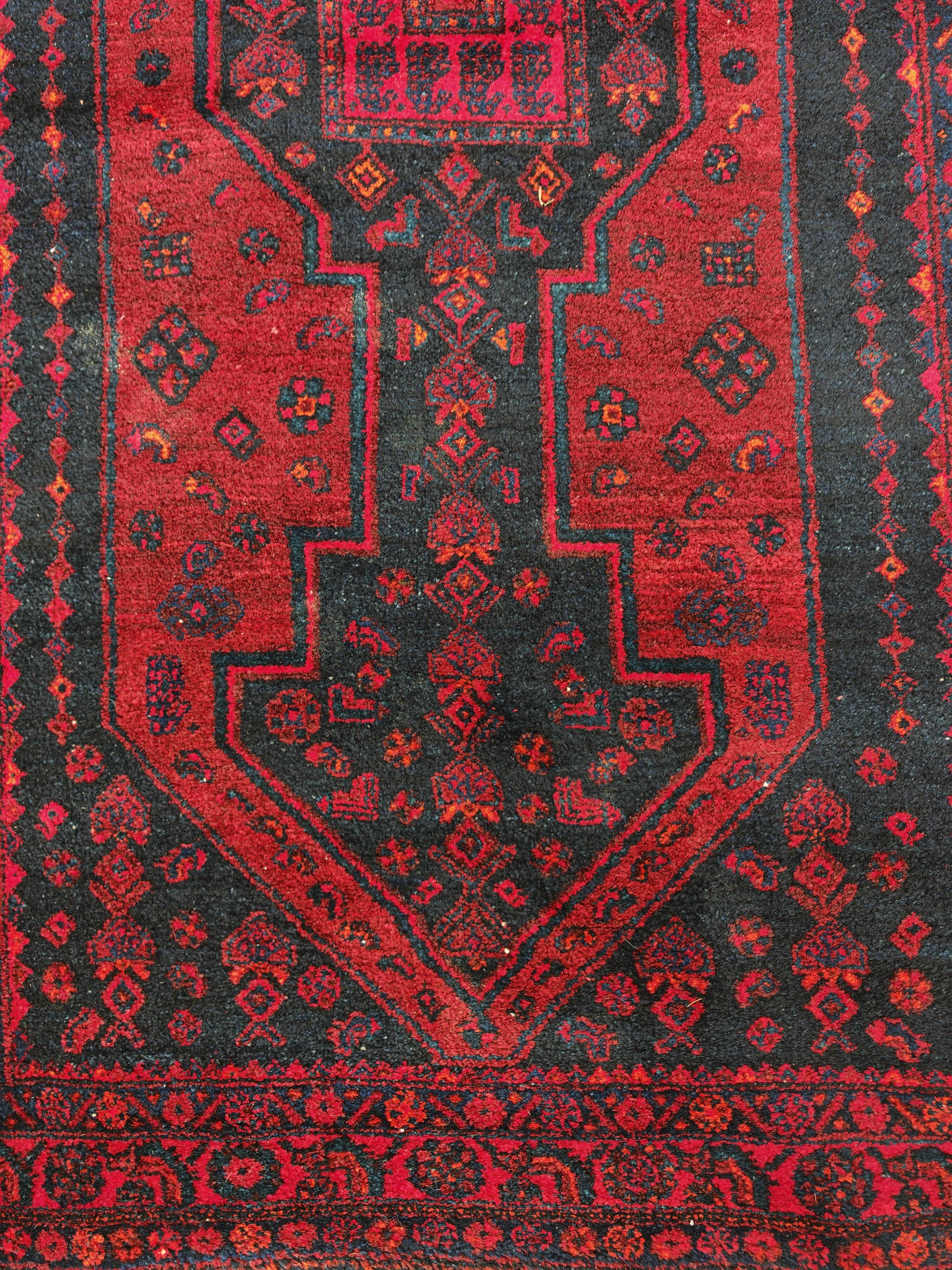 Koliay vintage hand-knotted rug, natural dyes, 1940s.