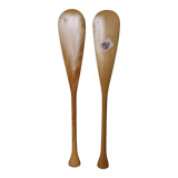 Paddles Native American rows