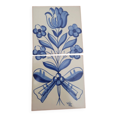 Carreaux de céramique peints à la main motif fleurs bleues
