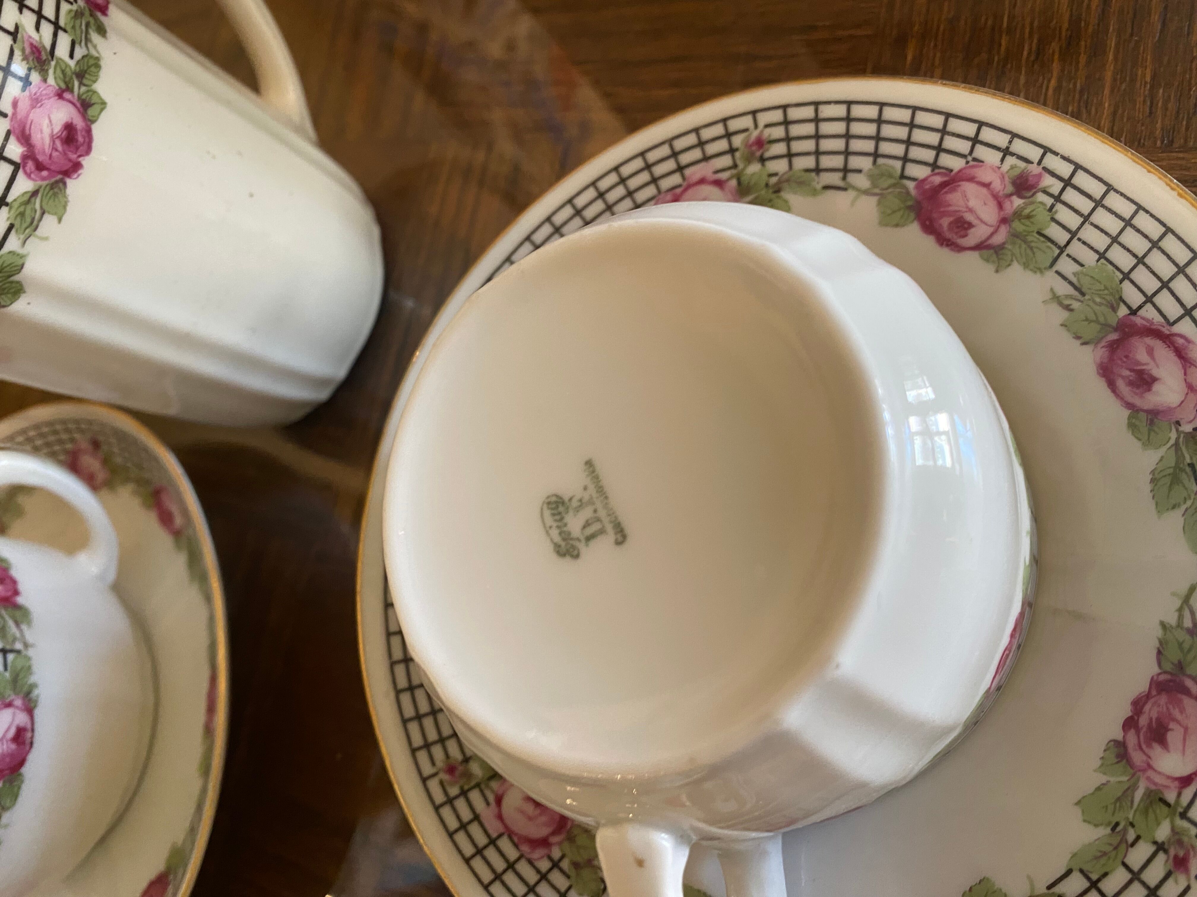 Tea service in porcelain of Limoges