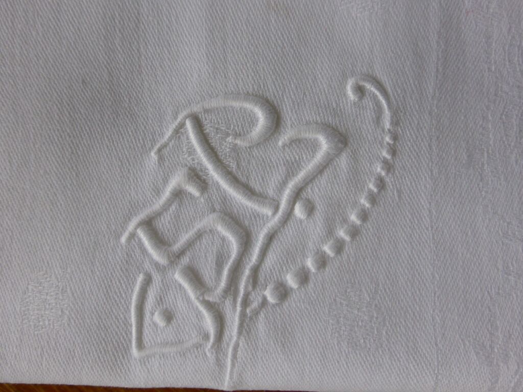 8 large napkins, white damasks, monogrammed, antique embroidery