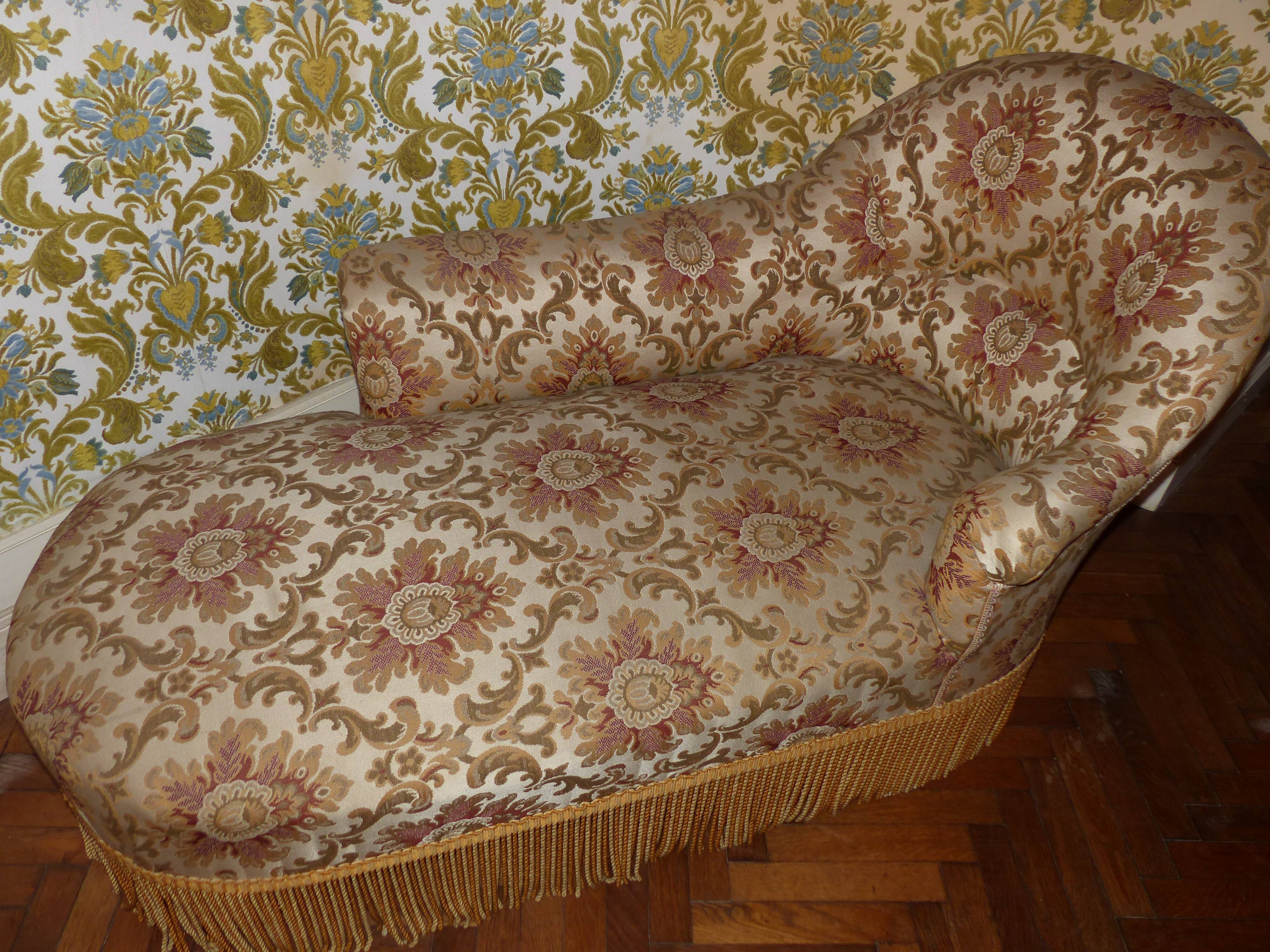 Napoleon III meridian carpeted