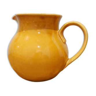 Refresher pitcher in ochre ceramic sandstone