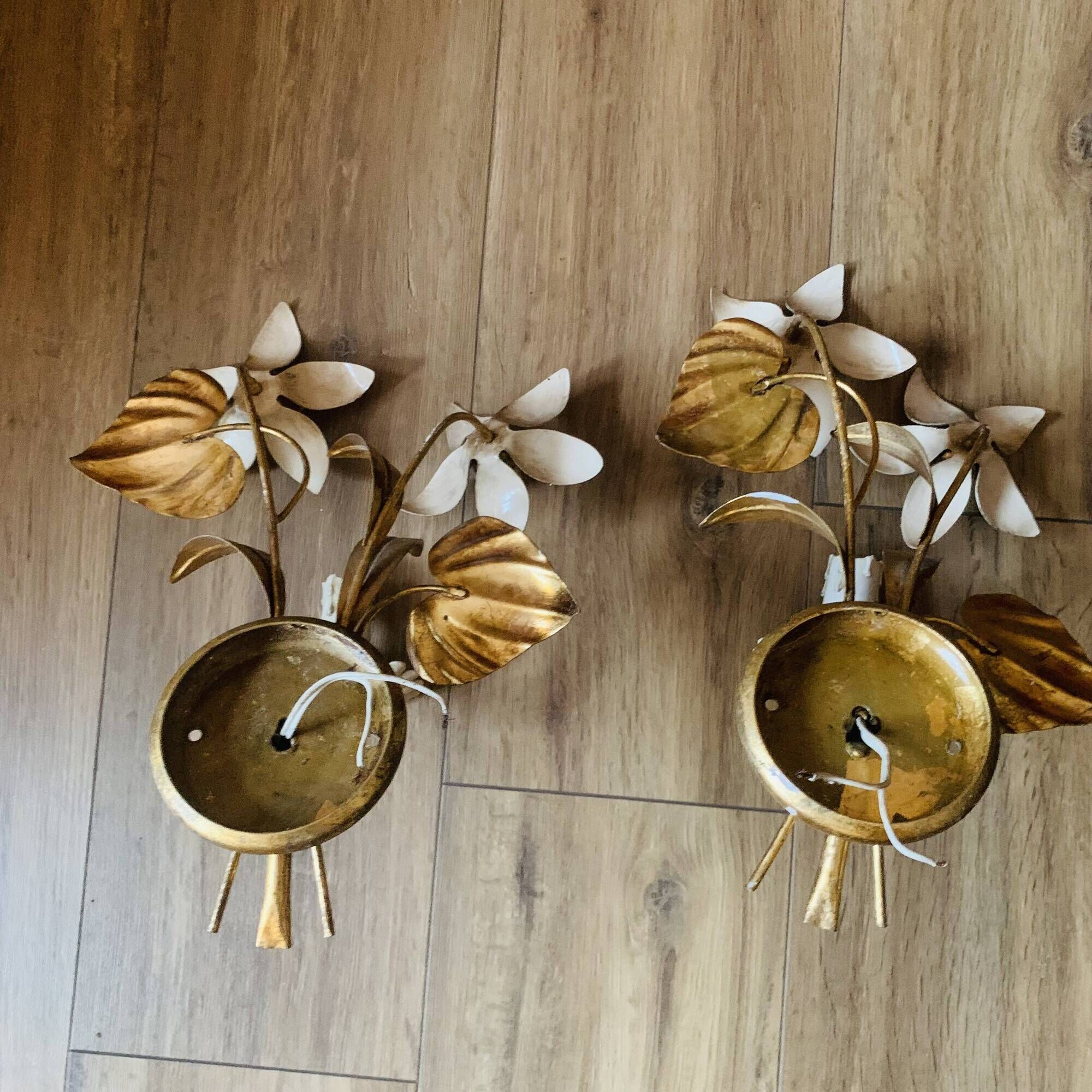 Pair of vintage Florentine wall lights in gilded metal – 1960s