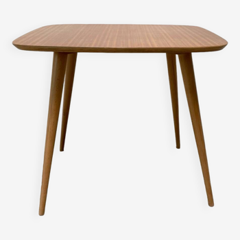 Petite table style scandinave