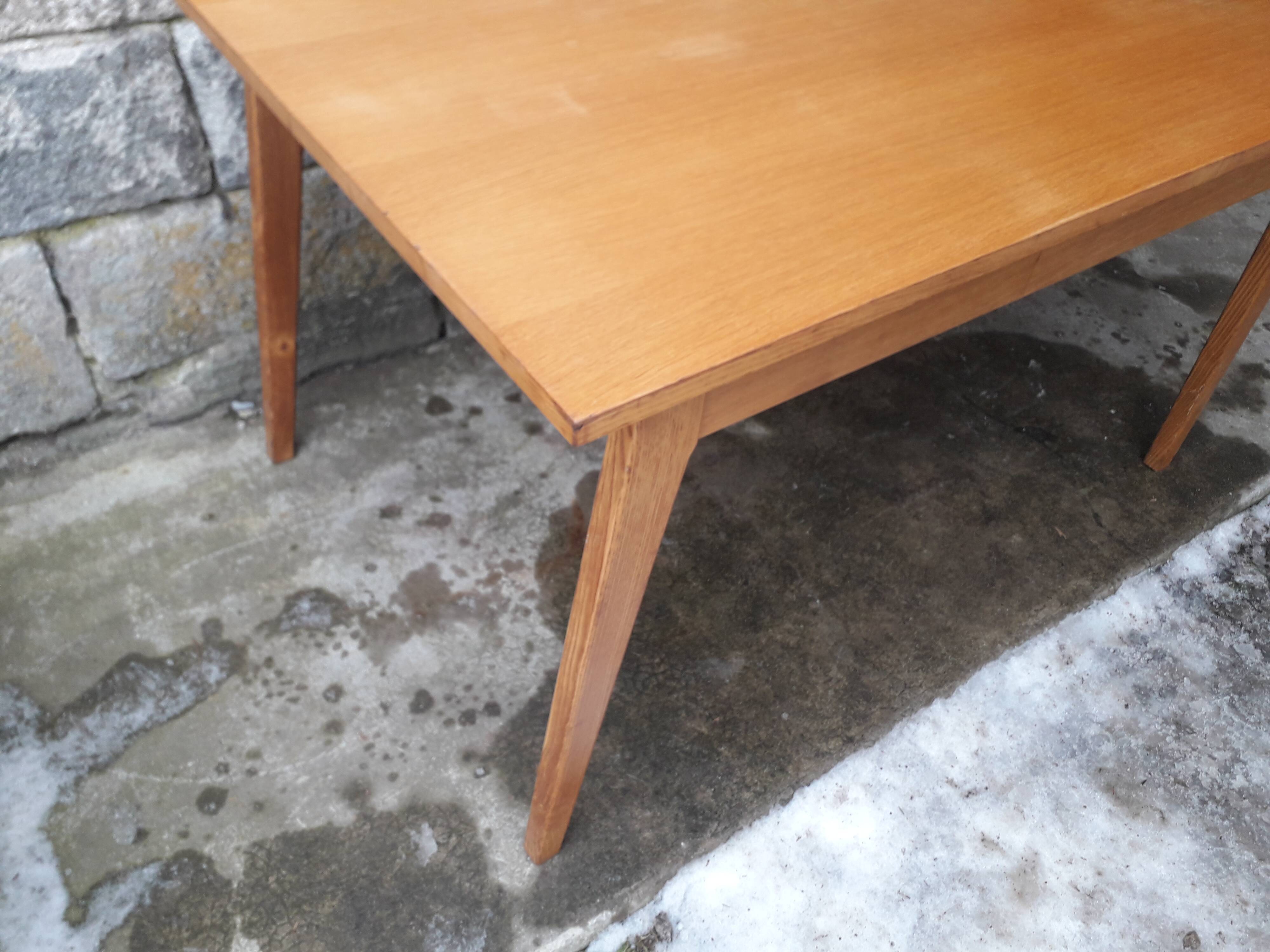 Table à manger années 50 pieds compas