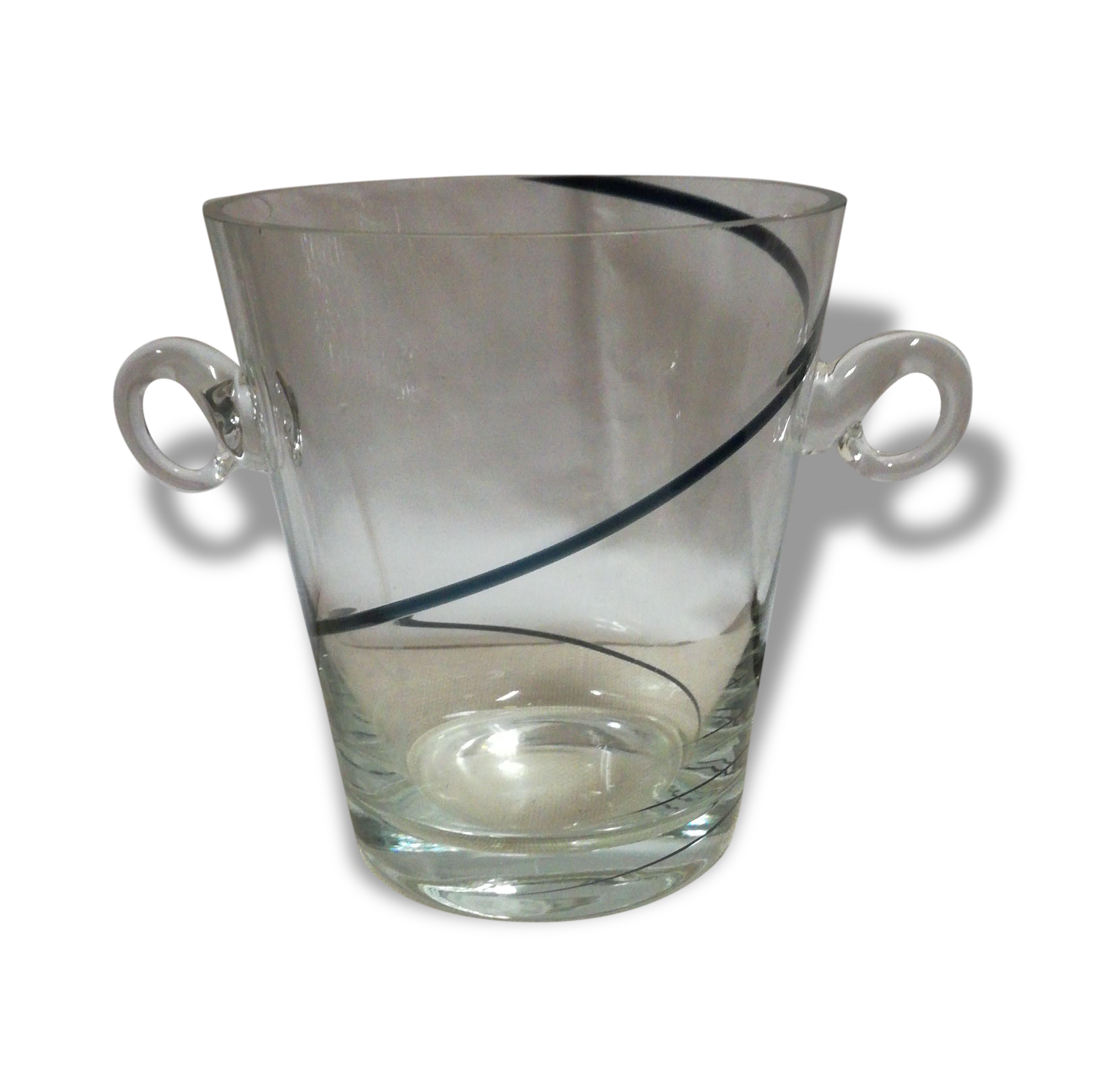 Translucent ice bucket