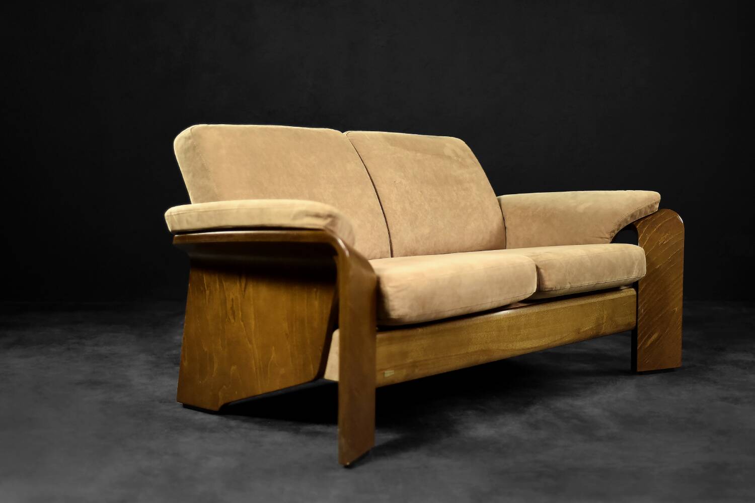 Modern Norwegian mid-century two-seater sofa, low-back loveseat Stressless Pegasus by Ekornes.