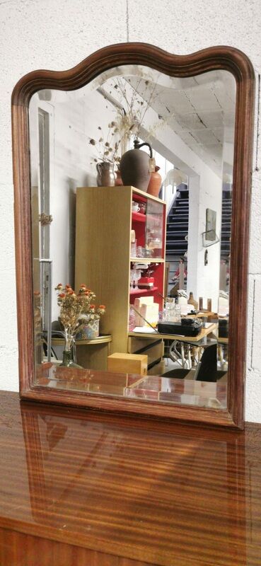 Beveled mirror contour wood 77x53cm