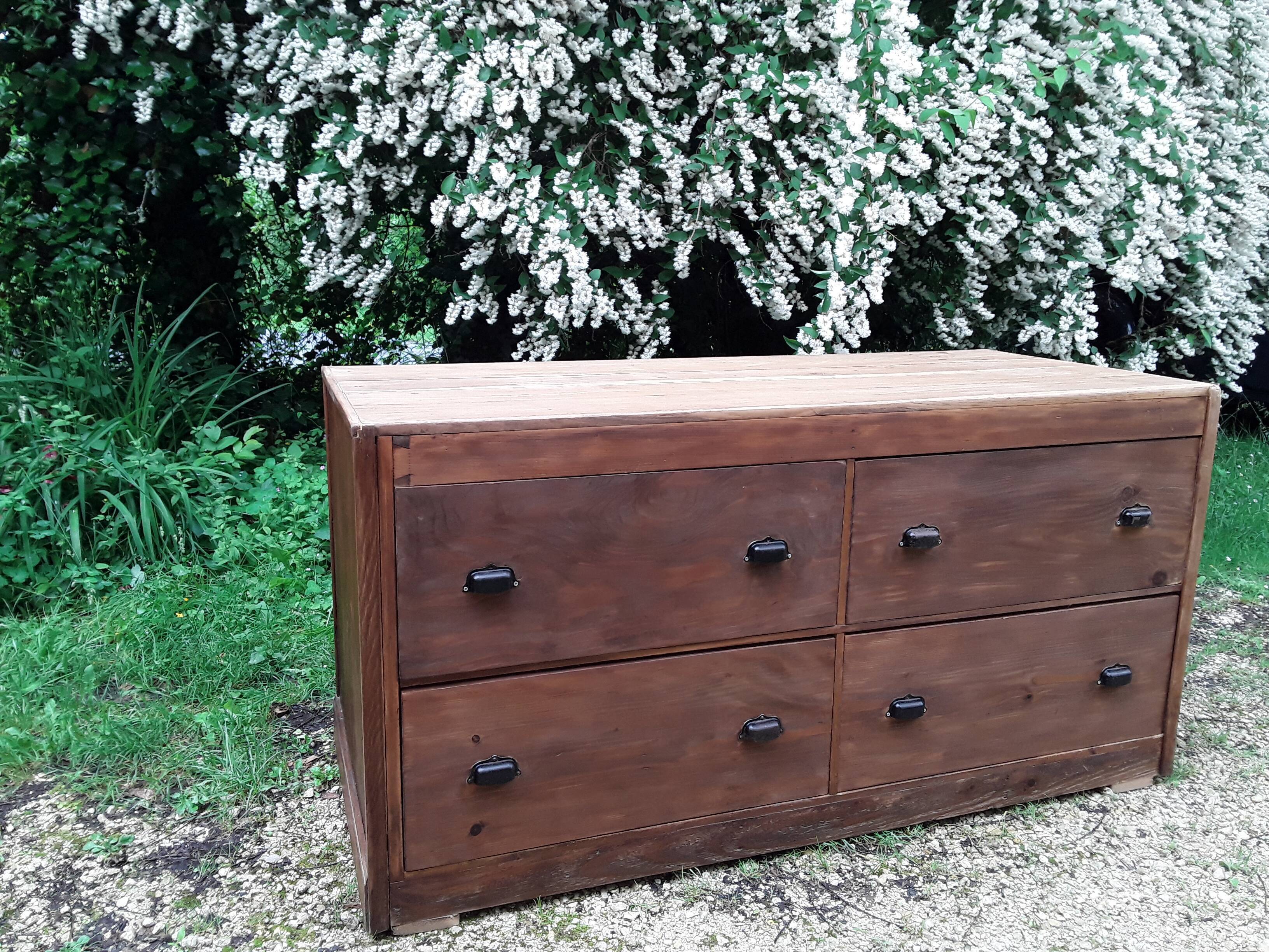 Workshop furniture with drawers