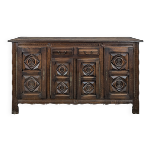 buffet brutaliste dans