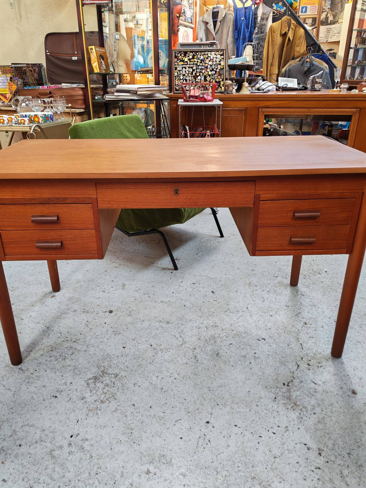 Bureau moderniste vintage style scandinave années 60