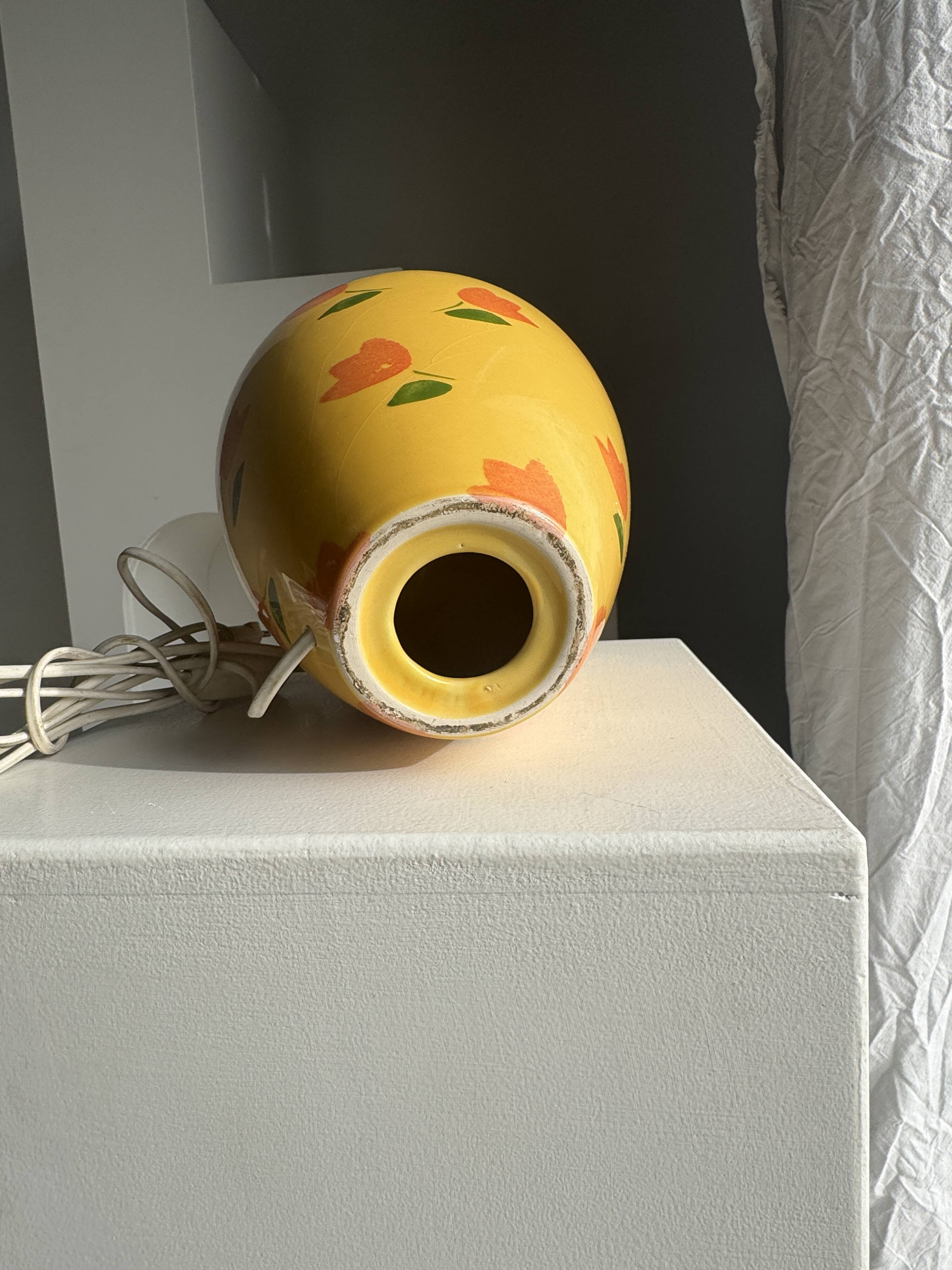 Large yellow lamp base with orange tulip shades, H46 D24