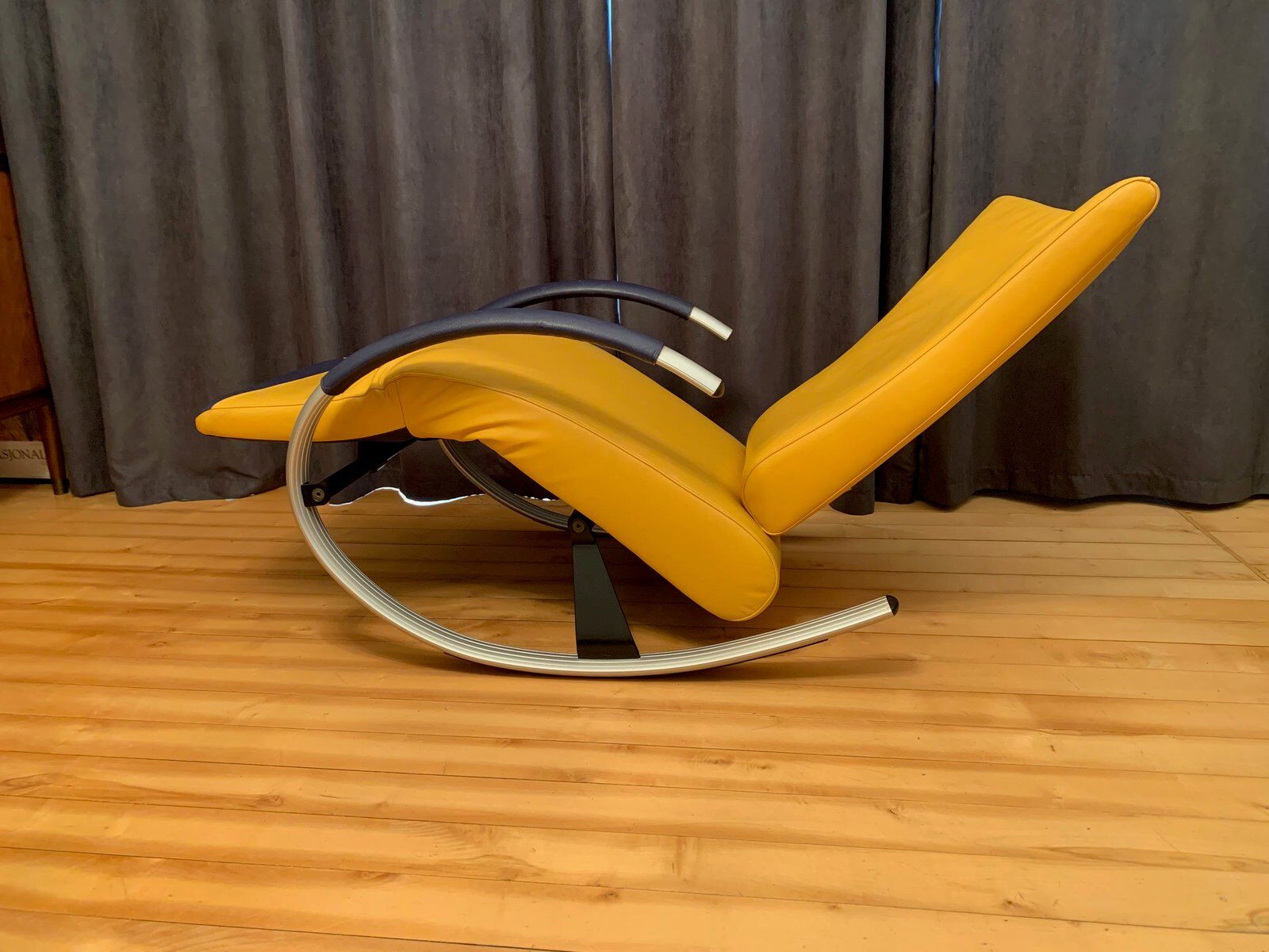 Modern chaise lounge, 1980s
