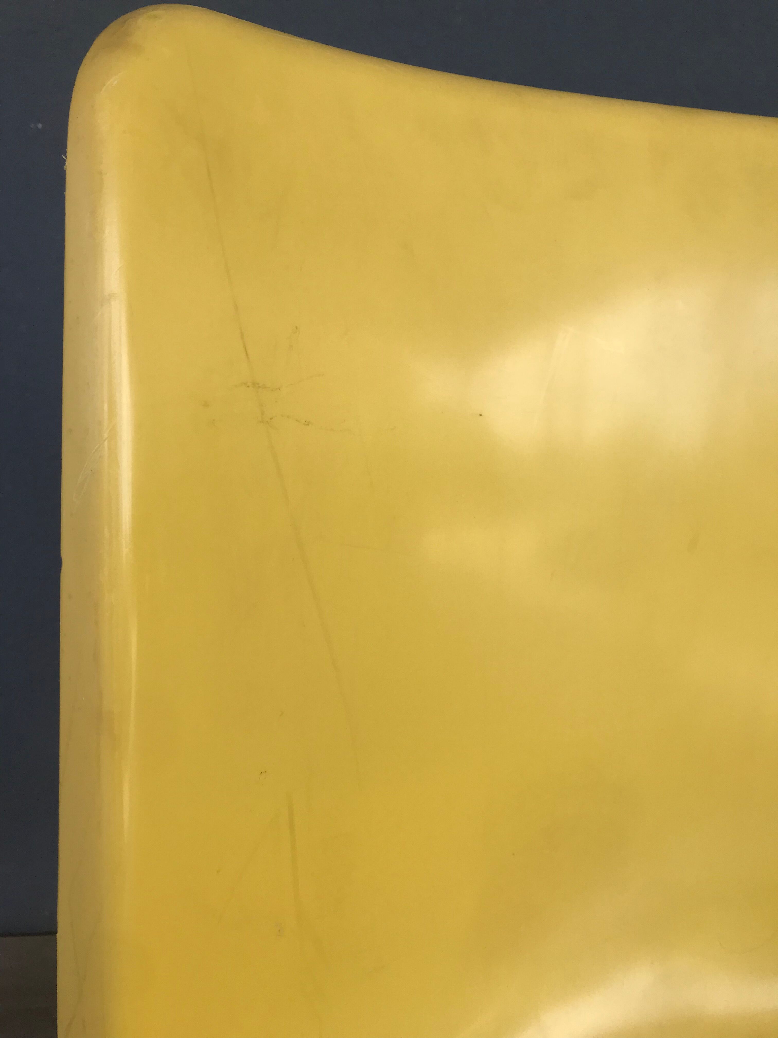 Monobloc chair Grosfillex 80's