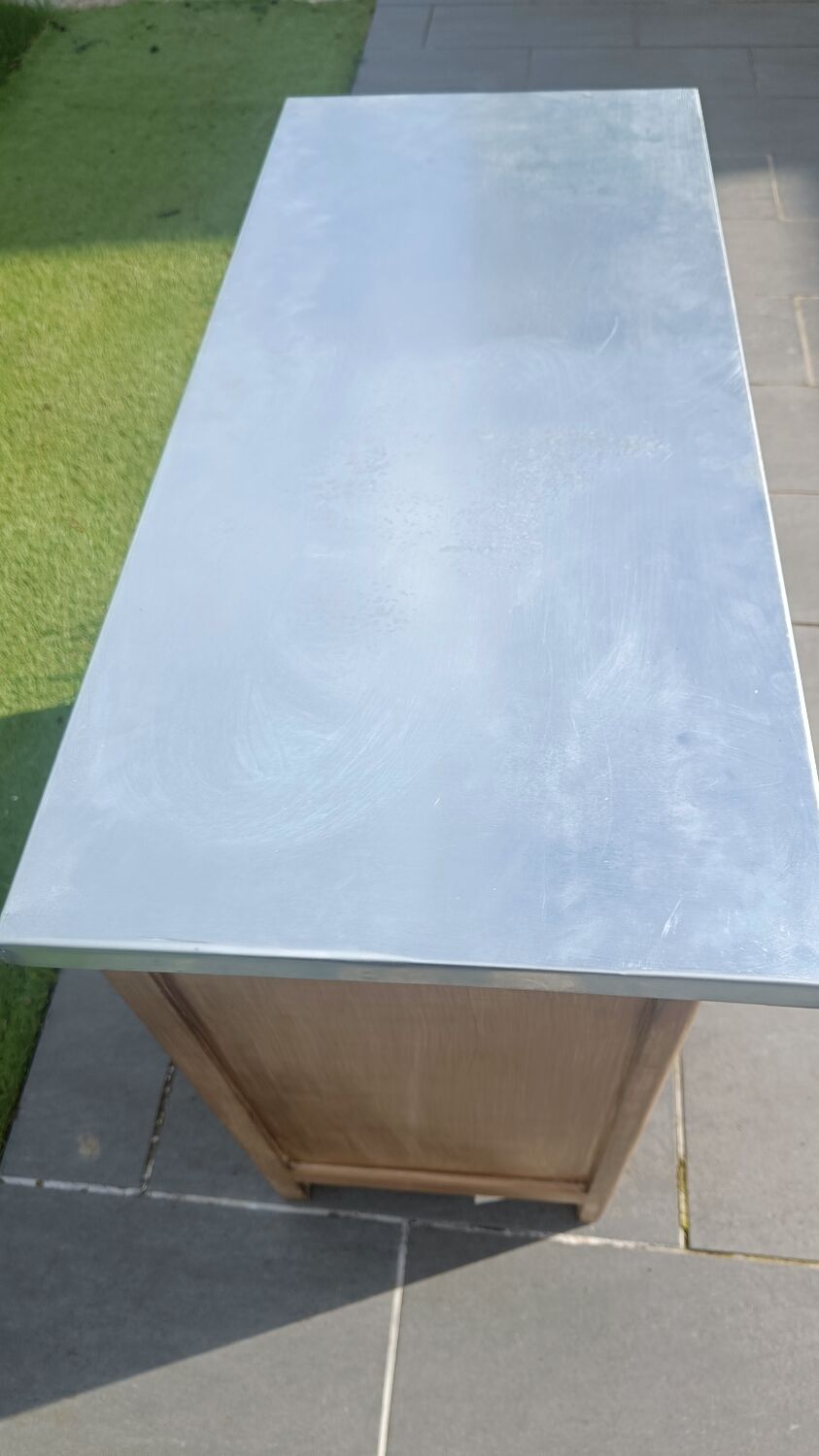 Patinated Parisian buffet – Zinc tray