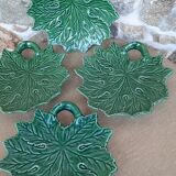 Assiette en barbotine feuille
