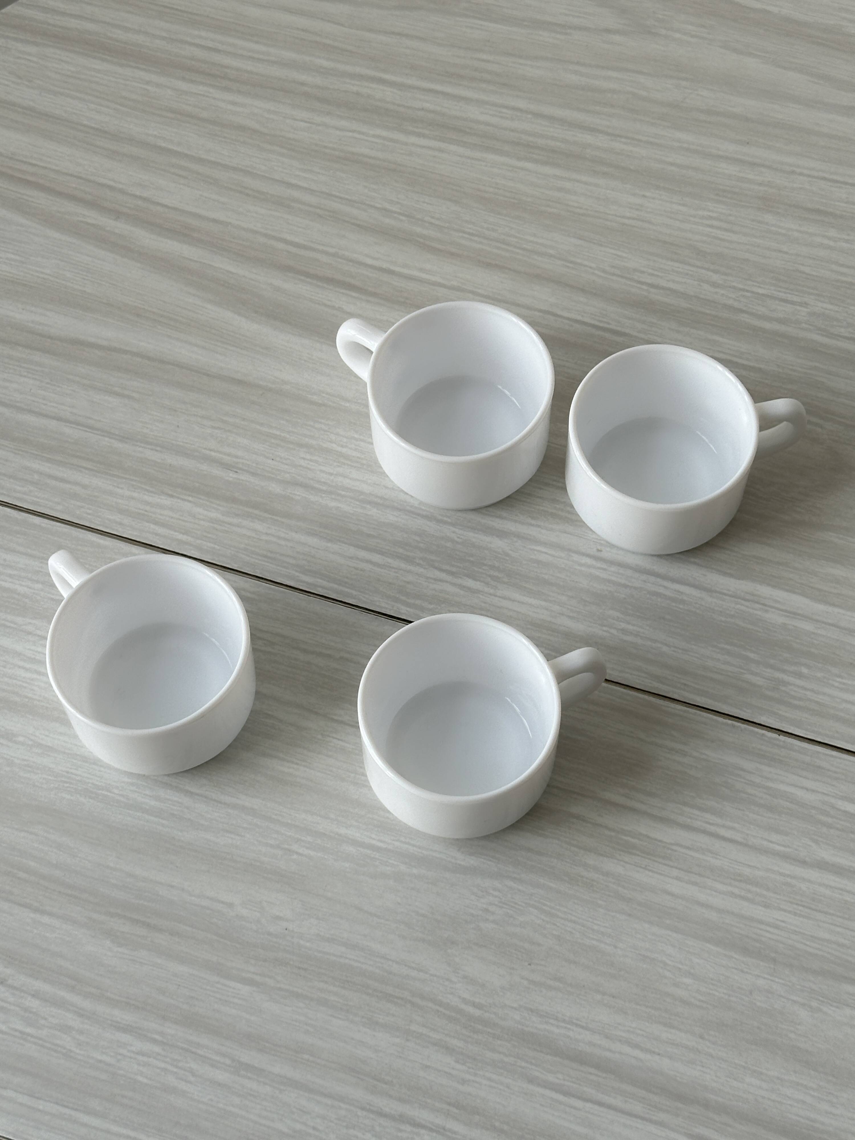 4 white retro espresso cups