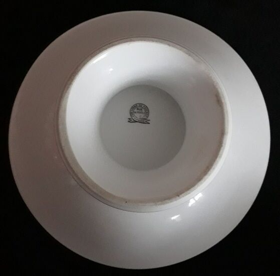 Fruit cup on pedestal - " Aux Lions de Faïence " rue de Rivoli - 80s