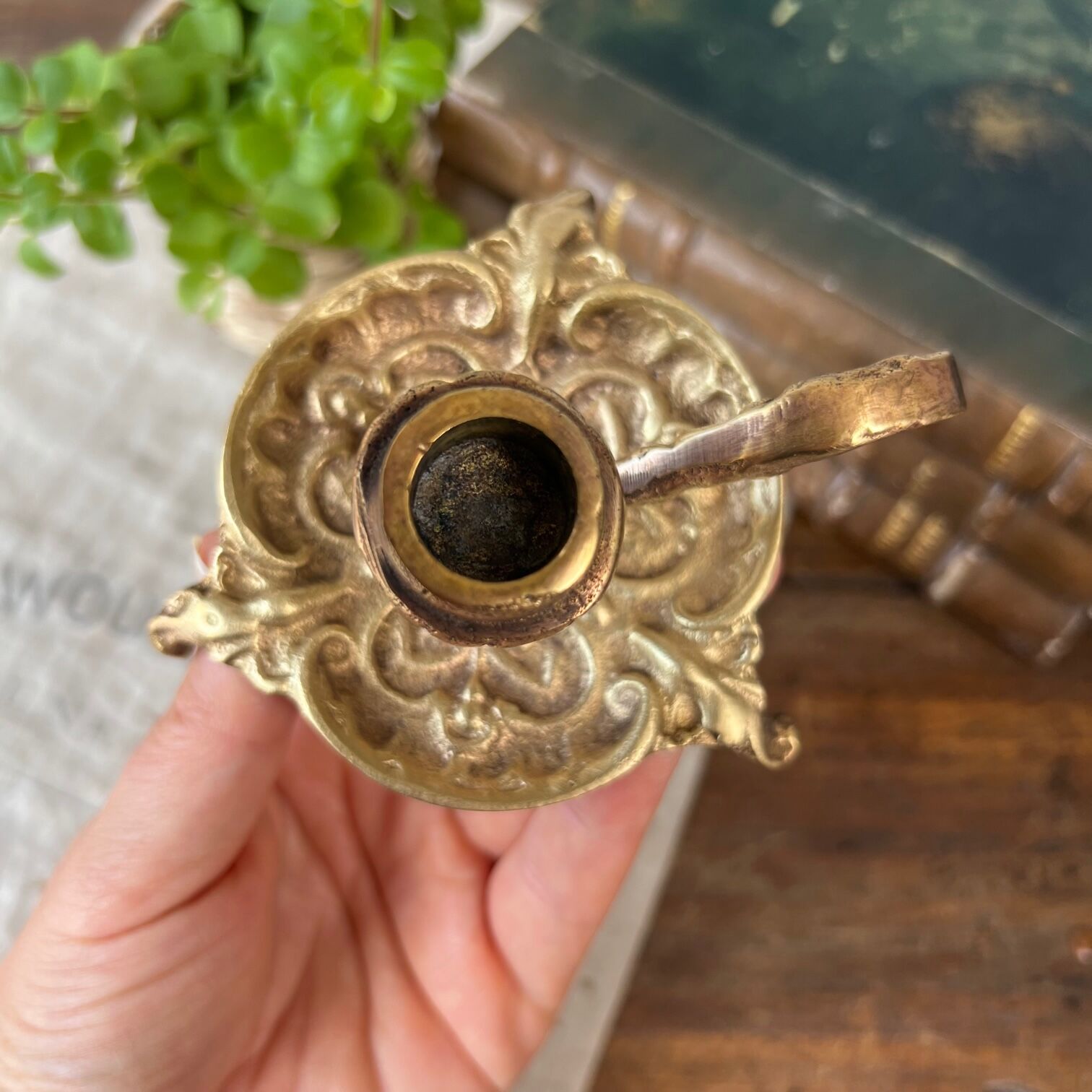 Bronze candle holder