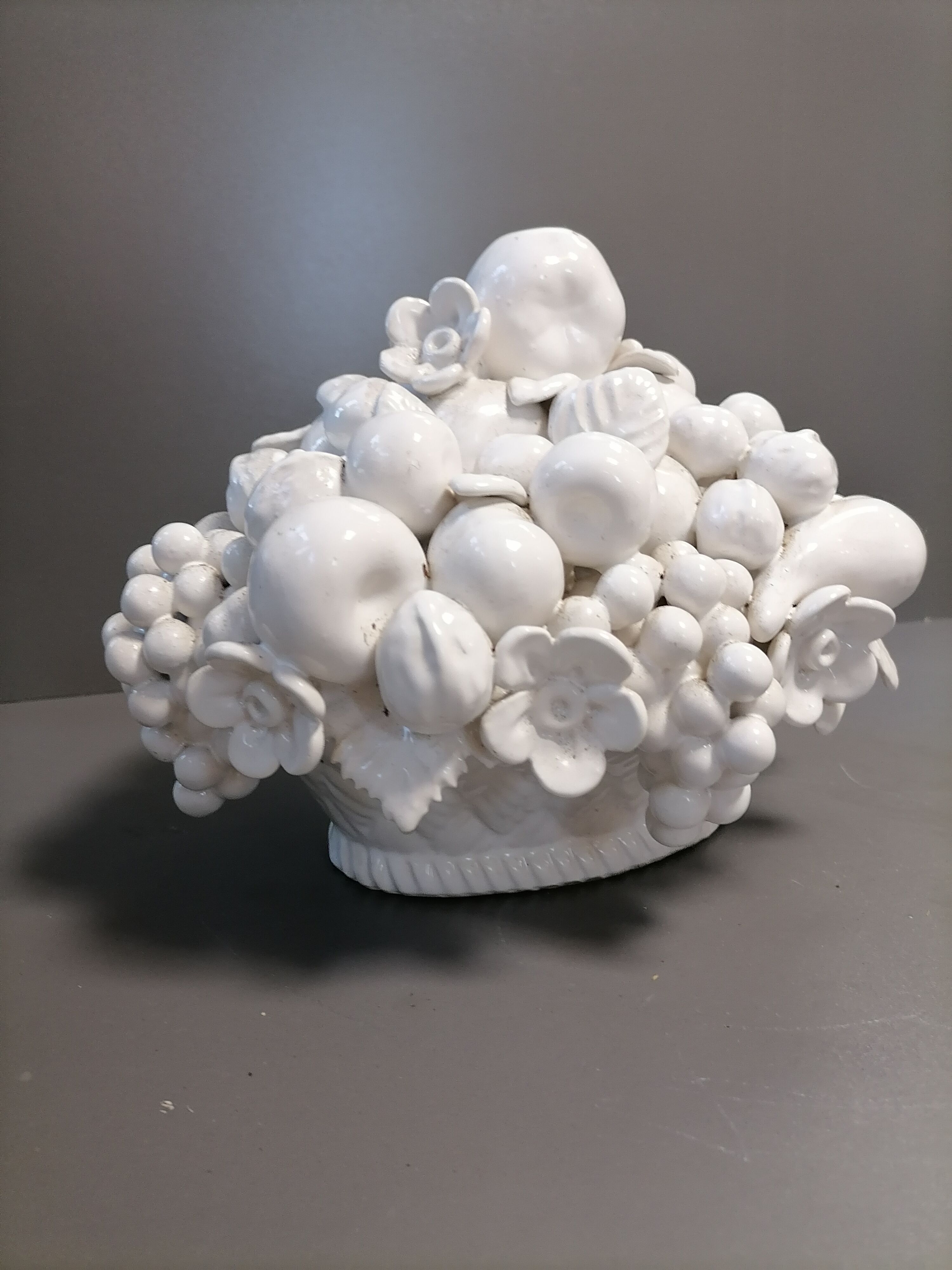 Earthenware centerpiece