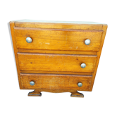 Vintage chest of drawers to repaint