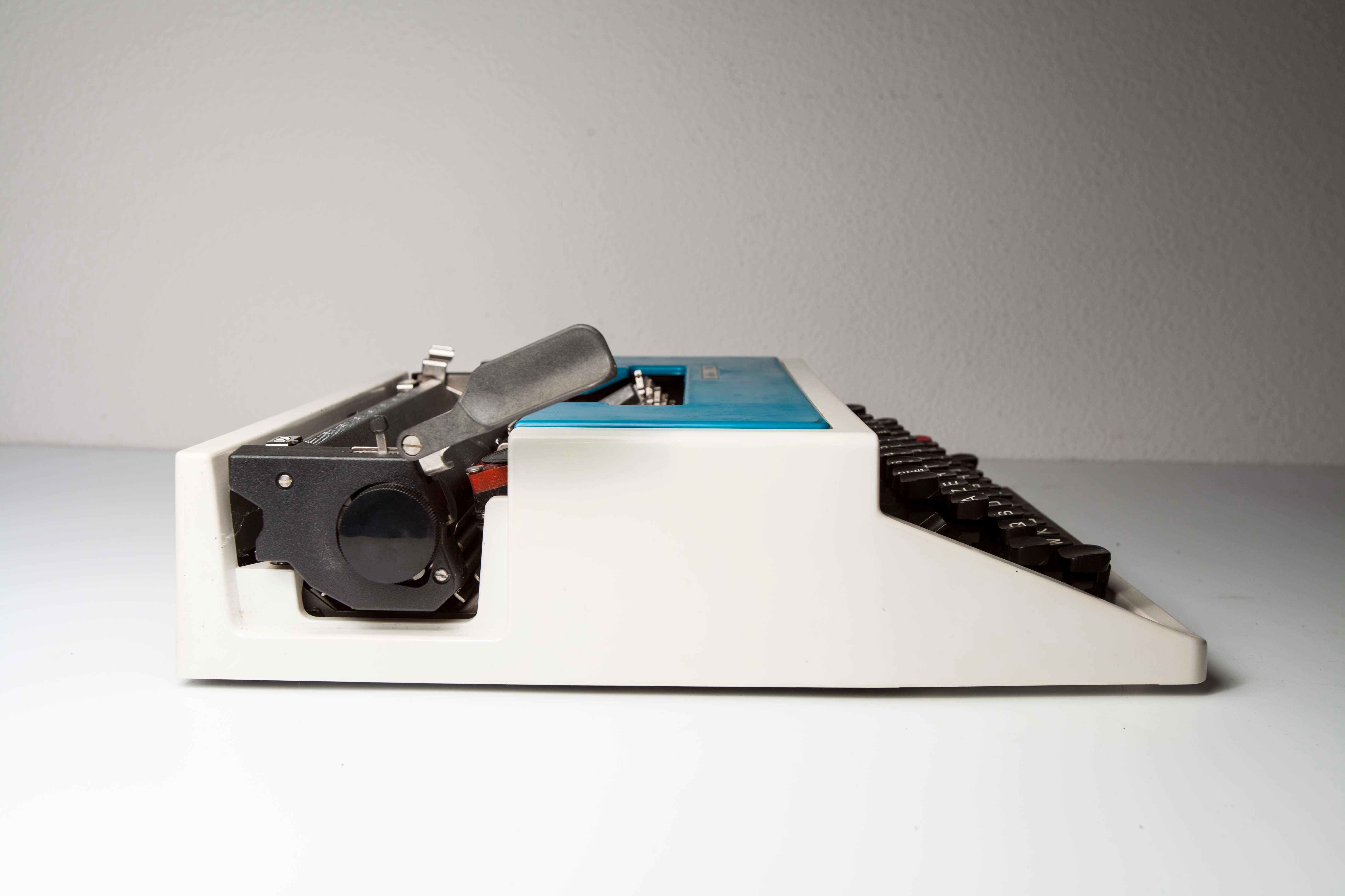 Underwood 315 blue and black laptop