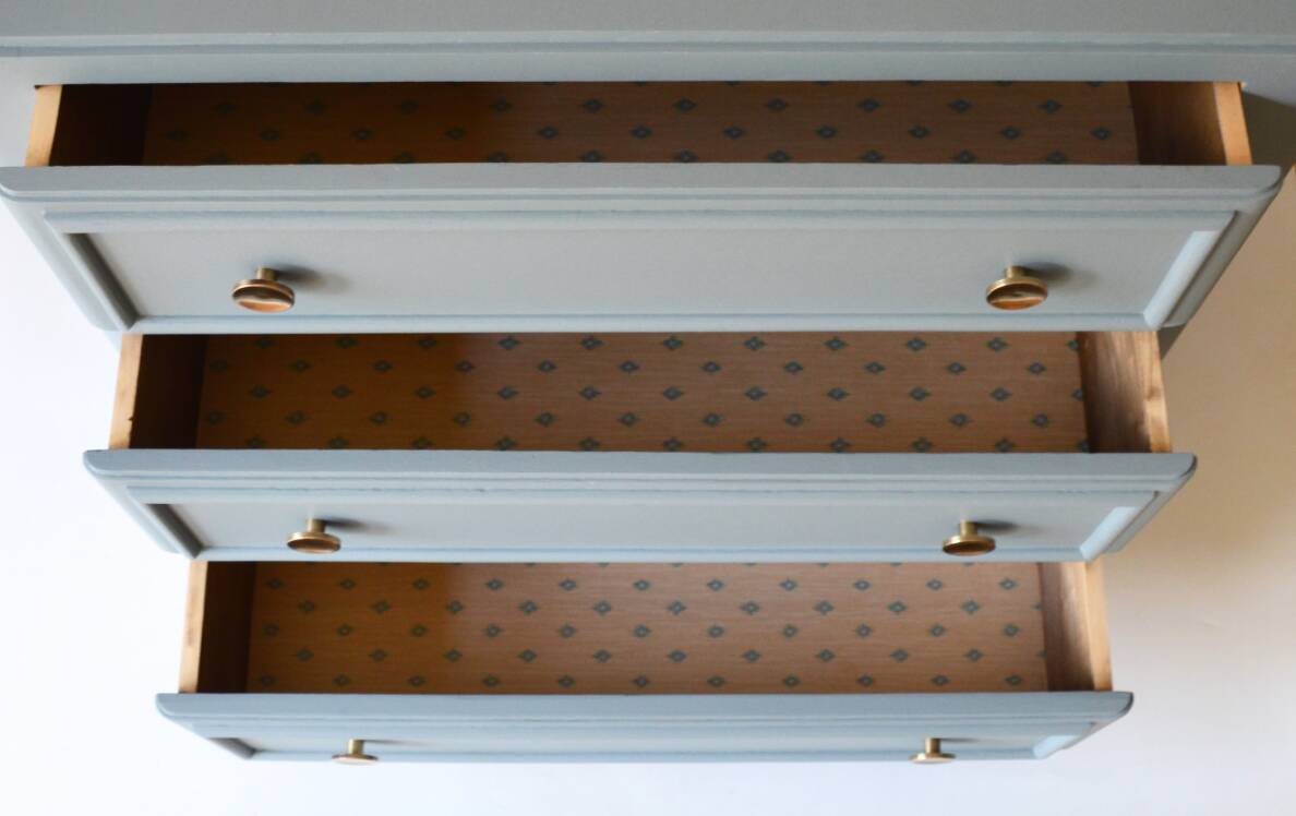 Commode vintage en chêne massif, pieds moustache