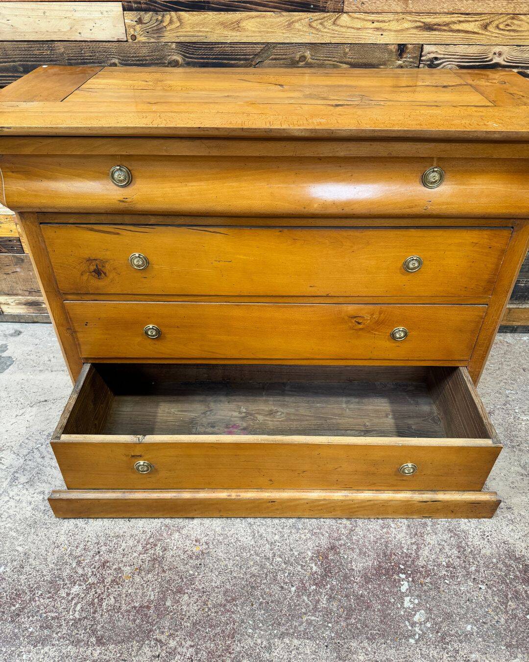 Commode ancienne en merisier