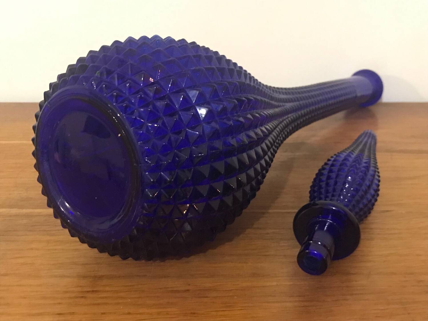 Empoli carafe cobalt blue diamond point