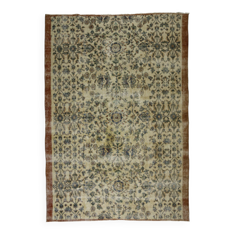 Tapis Oushak Ancien – Ton Ivoire & Motifs Floraux, 198 x 274 cm