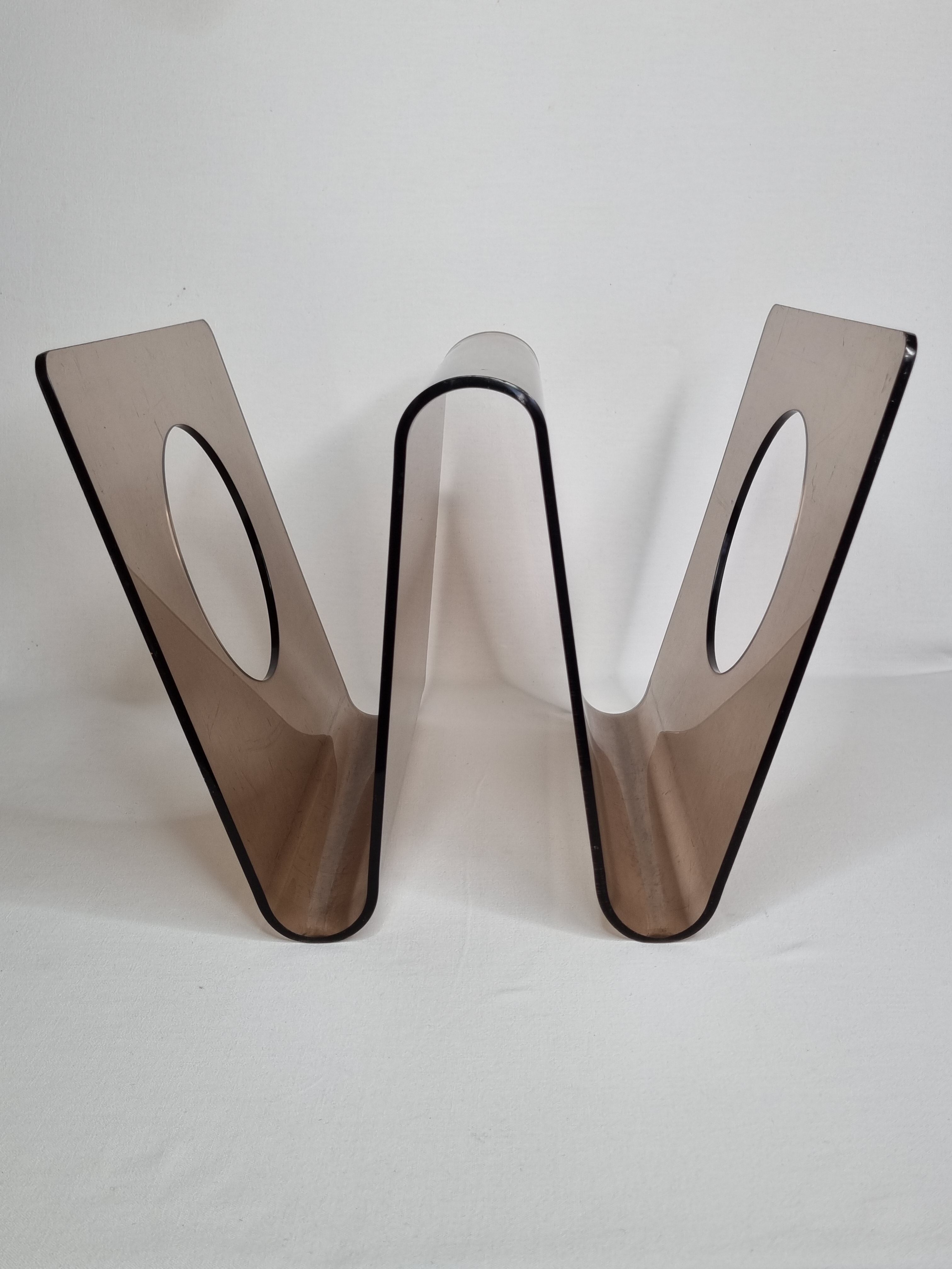 Plexiglas design magazine holder Michel Dumas, Roche Bobois, 70s