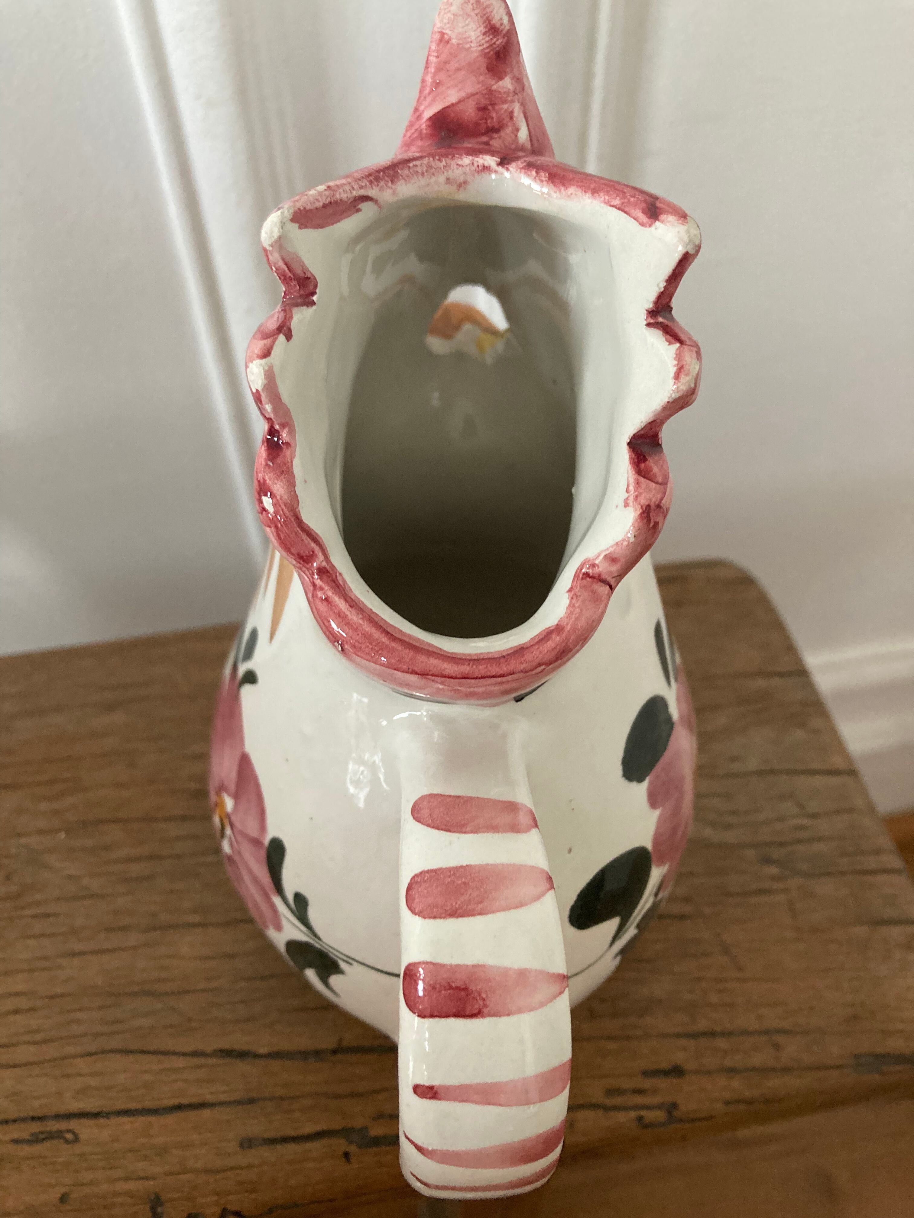 Rooster pitcher