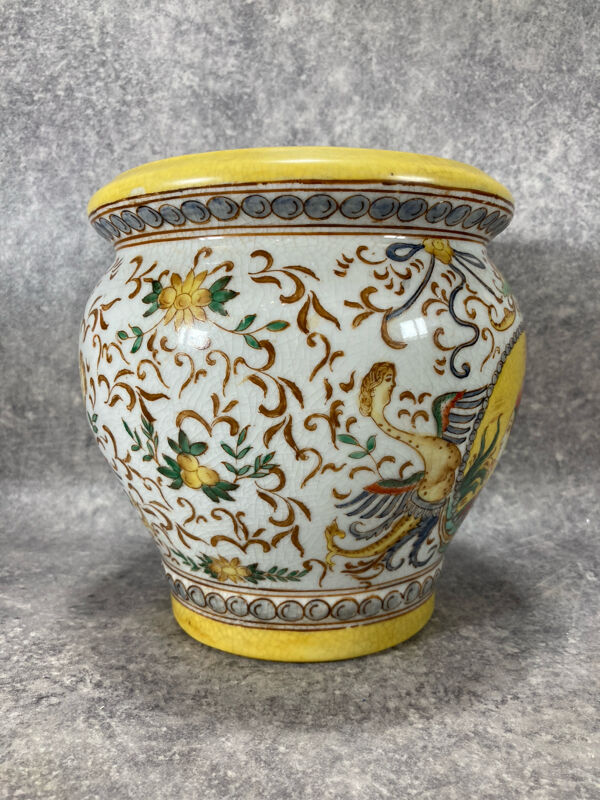 Pot / Cache-pot. Céramique Renaissance Italienne Majolique. Asiatides