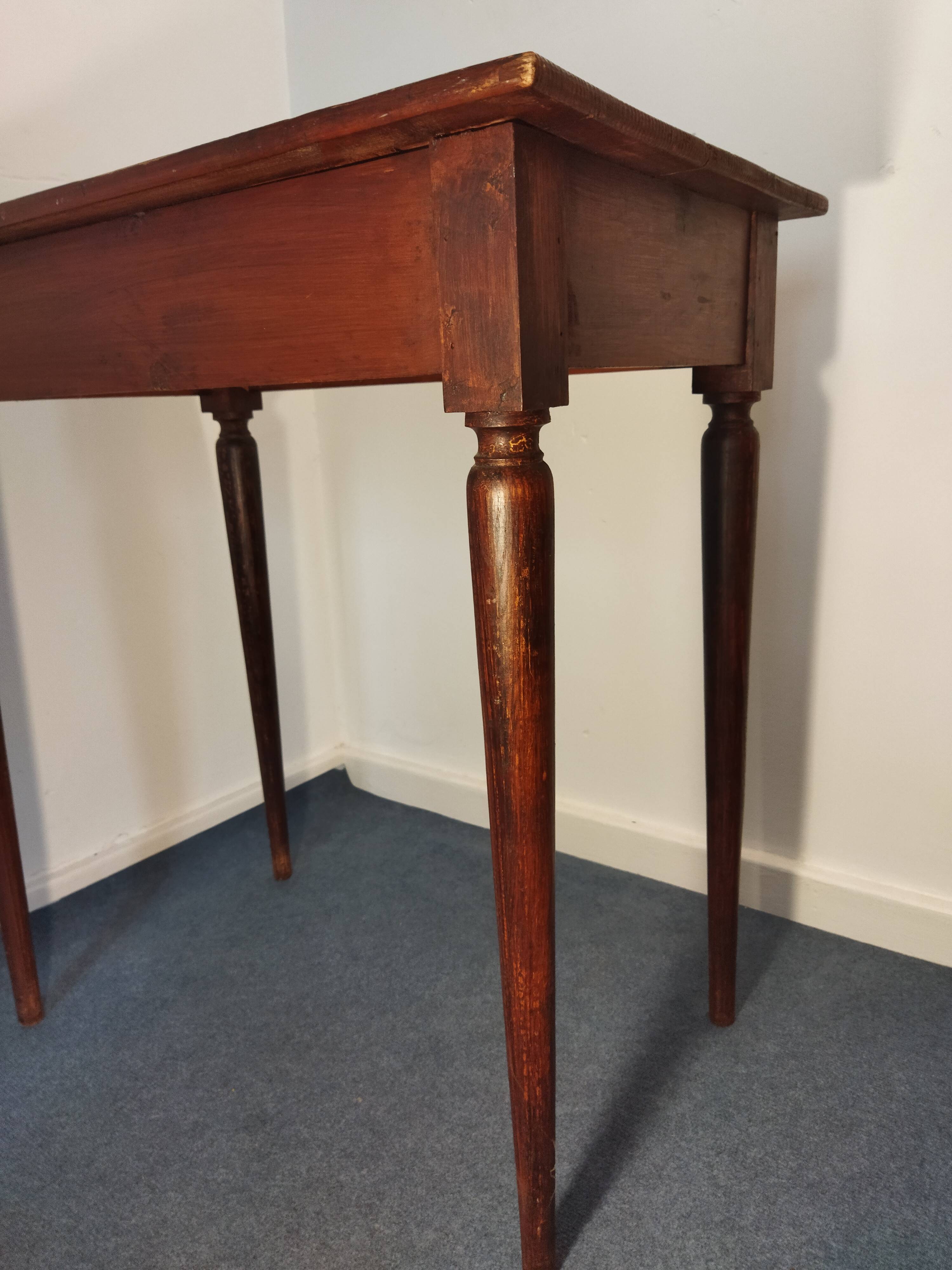 Desktop foot spindles