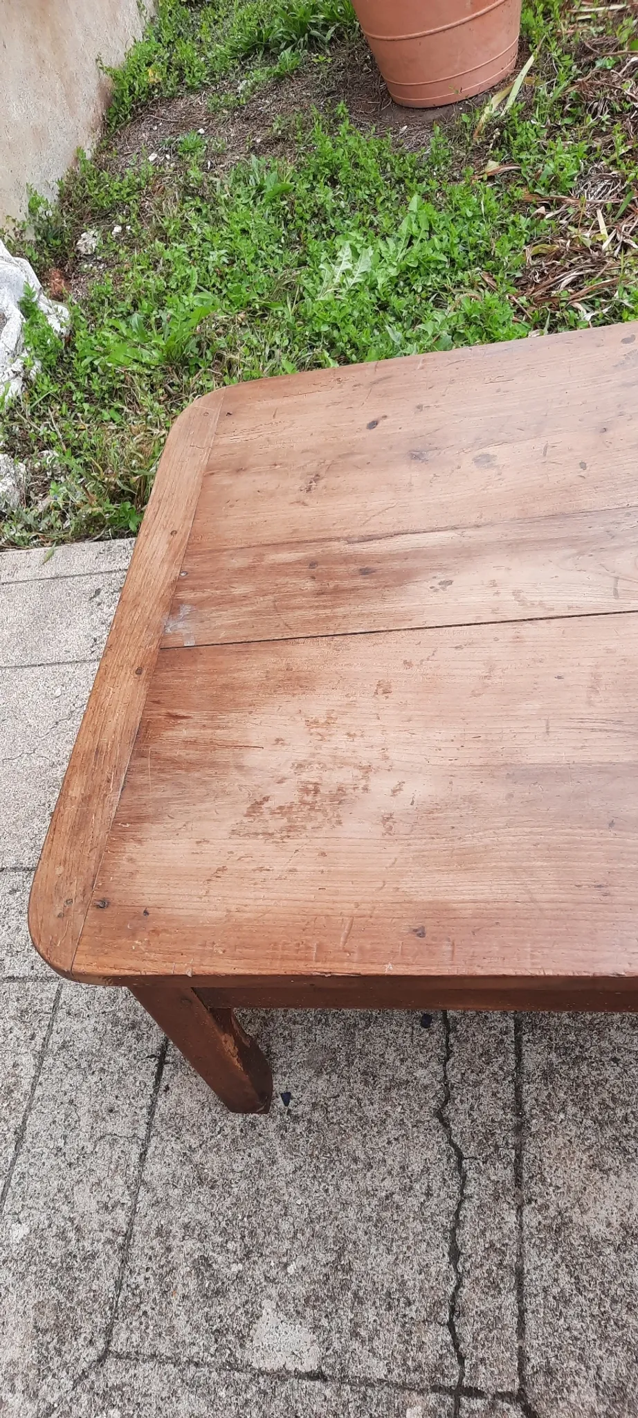 Low farmhouse table
