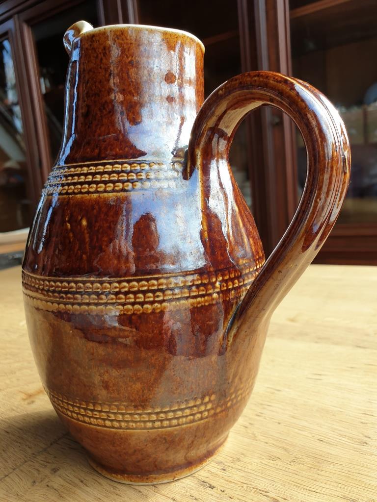 Berry's Berry pussity pitcher Booted medieval artcraft