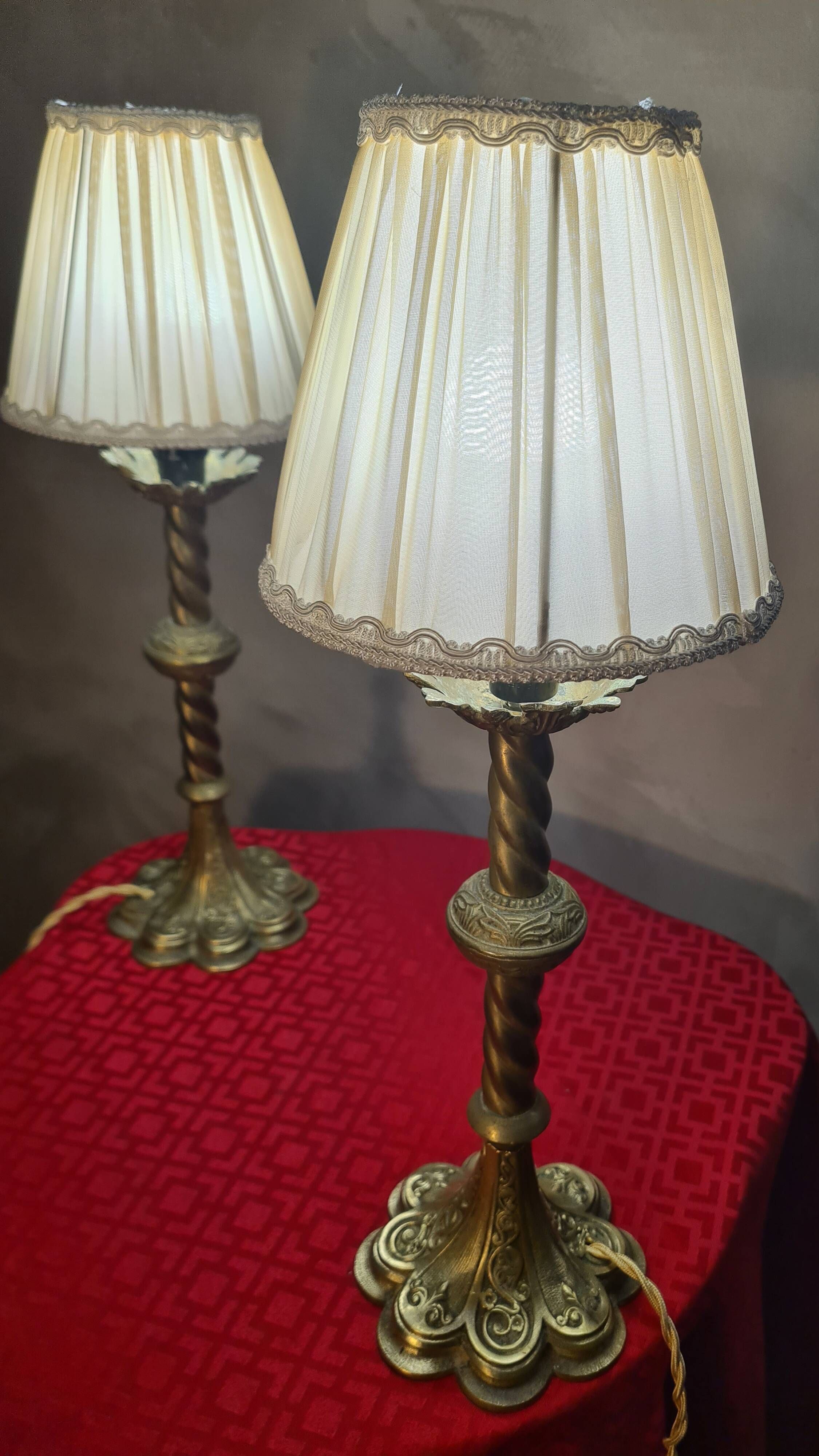 Pair of chiselled bronze lamps, bedside, bedroom, new lampshade 43x15, electrical in working order.