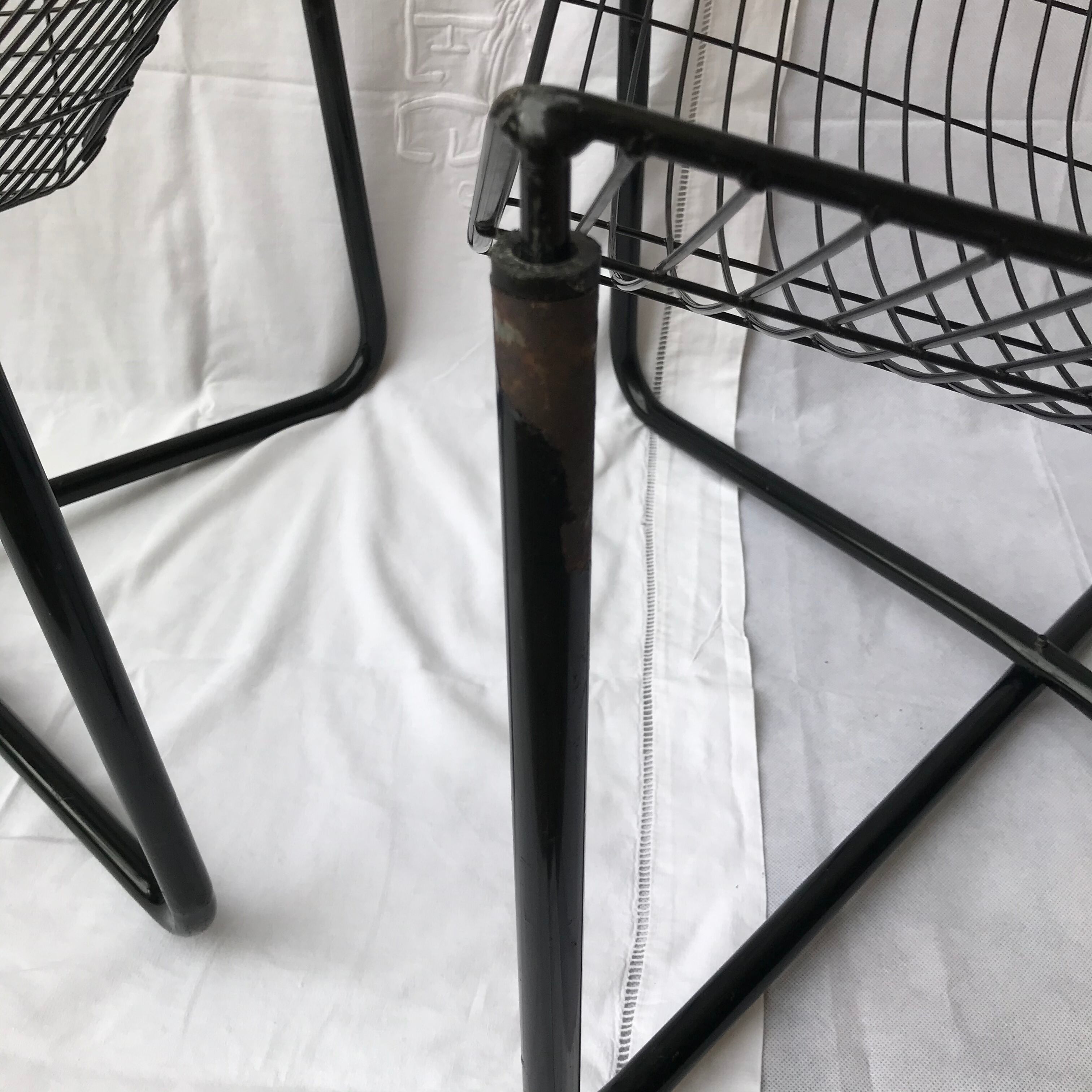 Paire de fauteuils Jarpen par Niels Gammelgaard