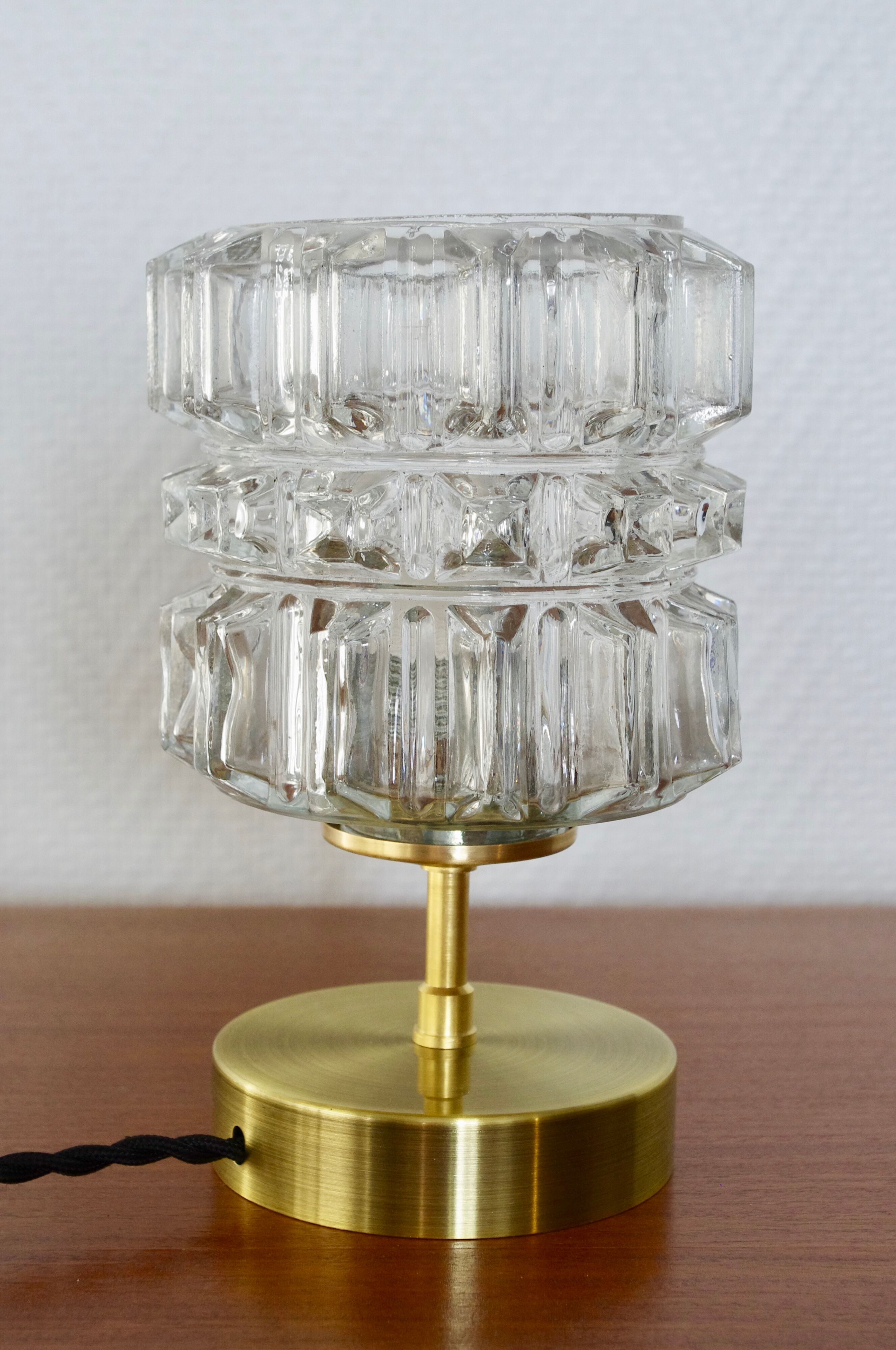 Lampe en verre ciselé